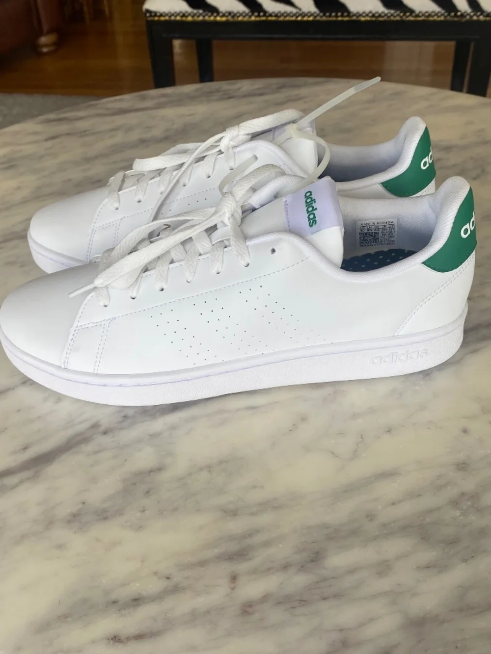 Men's NWT White, Adidas Cloudfoam Sneakers, Size 91/2